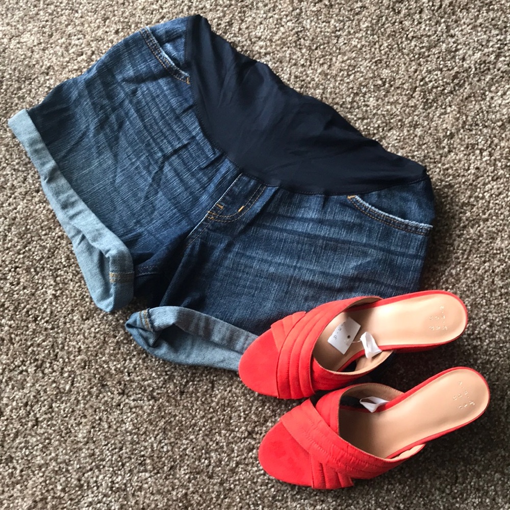 Liz Lange Maternity Shorts, size Small